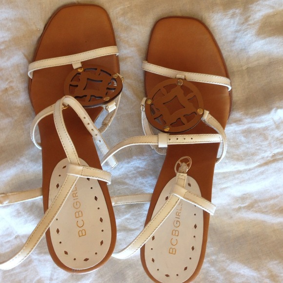 Bcbg white wedges