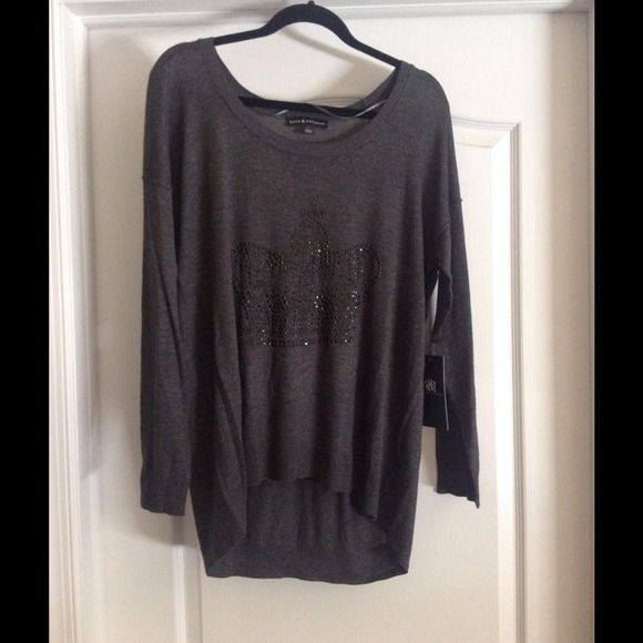 Studded top. 81⭕️SOLD⭕️