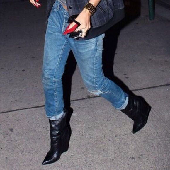 Giuseppe Zanotti blk python embossed wedge botties - Picture 2 of 4