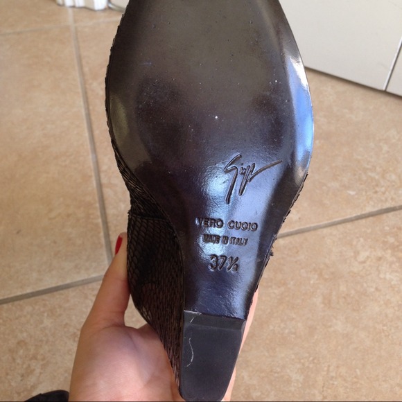 Giuseppe Zanotti blk python embossed wedge botties - Picture 3 of 4