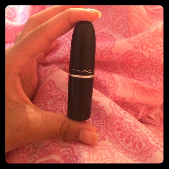 Ruby woo Lipstick 💄