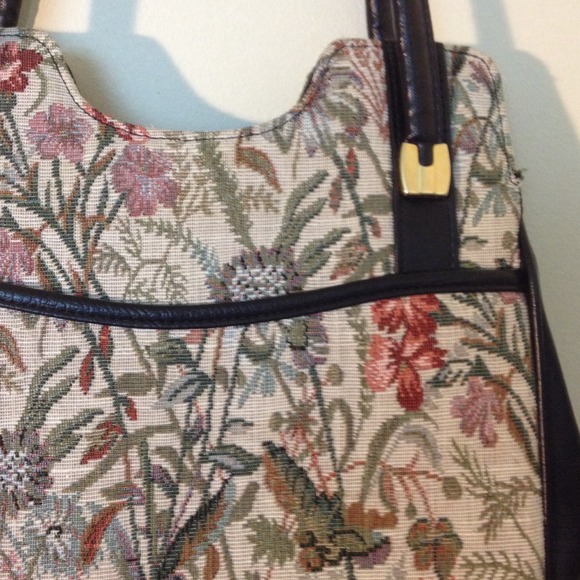 Vintage 70's EUC Tapestry Floral Handbag