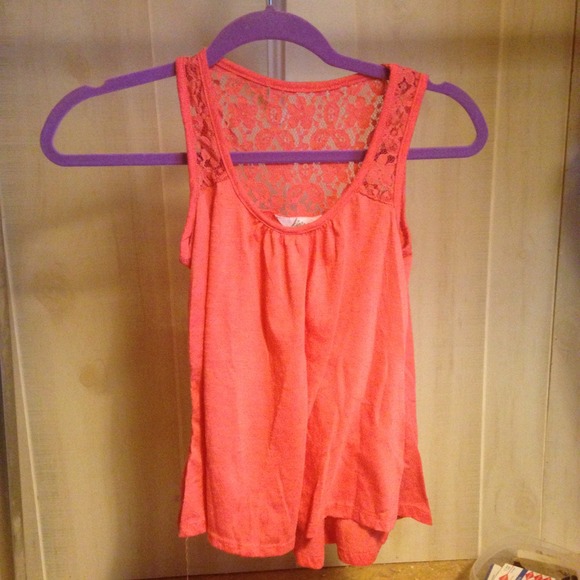 Pink tank top