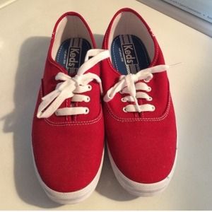 Adorable Red Keds!❤