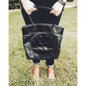 ✨Sold in Bundle✨ Coach Laura Tote in Black