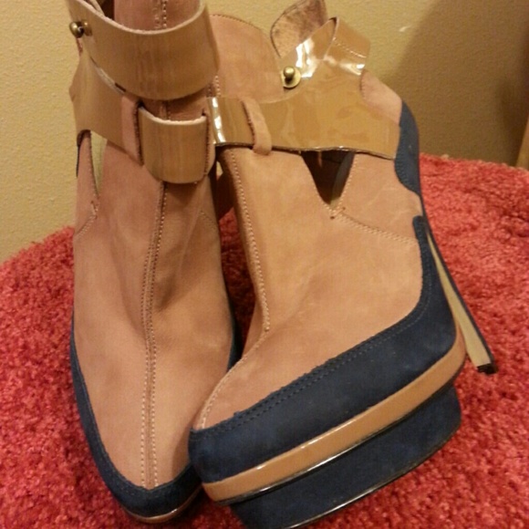 Sexy bootie worn twice - Picture 2 of 4