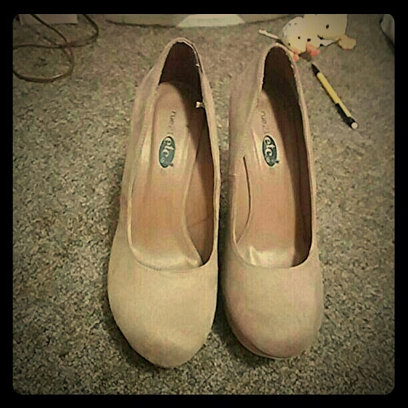 Rue 21 pumps - Picture 1 of 1