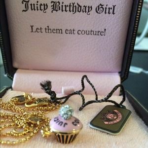 BNWT Juicy couture  birthday cupcake necklace