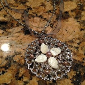 ⛔️Bundled⛔️ Necklace with light purple ribbon