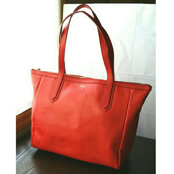 ❌SOLD❌Fossil Sydney Shopper Real Red.