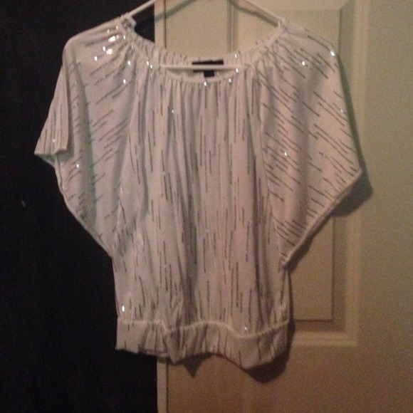 Very pretty white top!