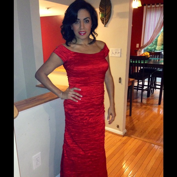 Beautiful long Red evening gown