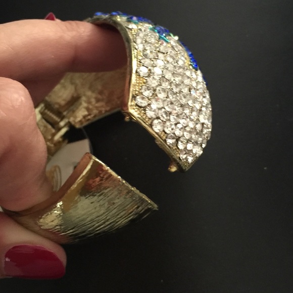 Peacock Bracelet - Picture 3 of 4