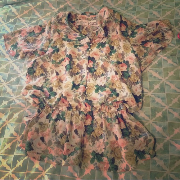 Dressy/casual top - Picture 1 of 1