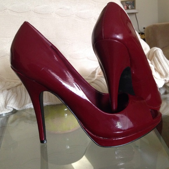 ALDO Patent Leather RED Peep-toe pumps