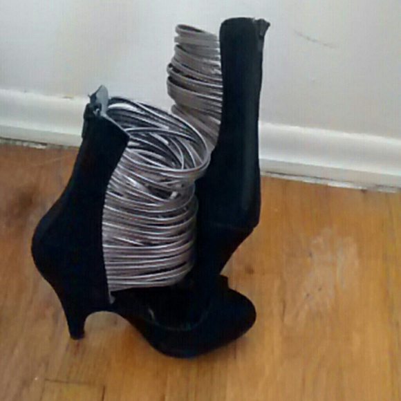 Shoes - Picture 4 of 4