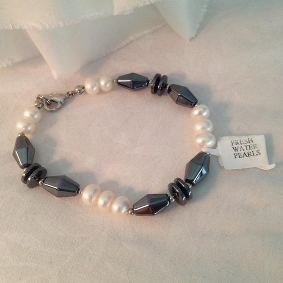 Fresh water pearl bracelet