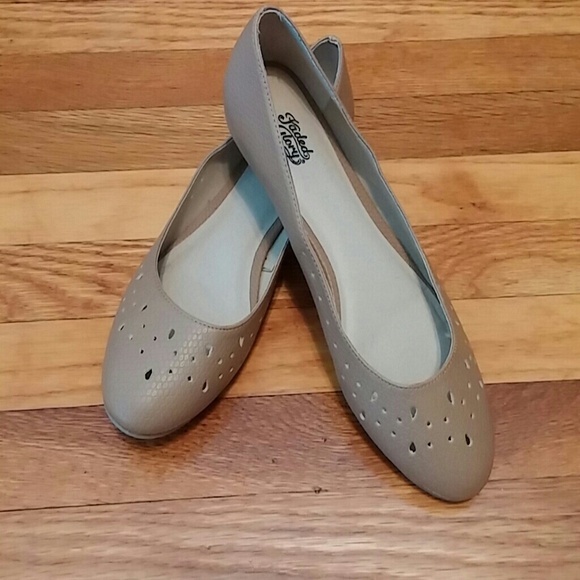Tan Ballerina Flats - Picture 2 of 4