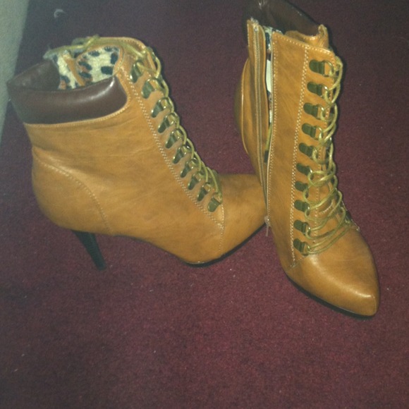 Tan boot heels