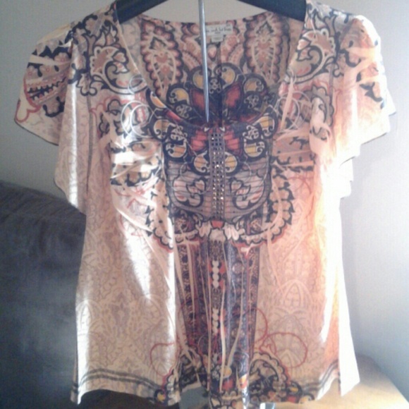 Pretty fall top.