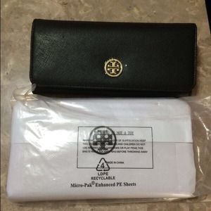 Robinson Envelope Continental Wallet