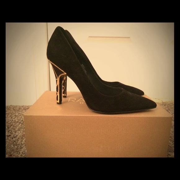 Rachel Roy Black Suede Pumps - size 9 - Picture 1 of 3
