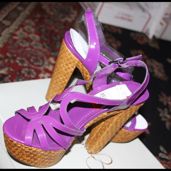 Jessica Simpson Cizal Violet Patent Leather Heels - Picture 2 of 4