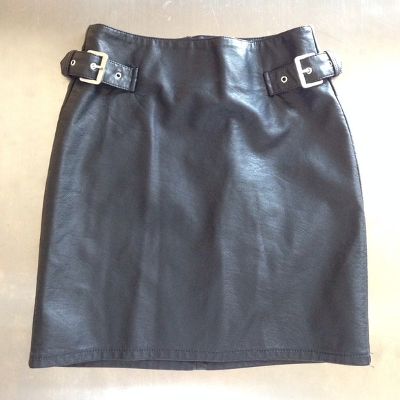 H&M Dresses & Skirts - H&M Pleather Skirt