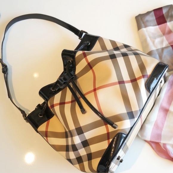 SOLD🍀Burberry Classic Check Tote - Picture 3 of 4