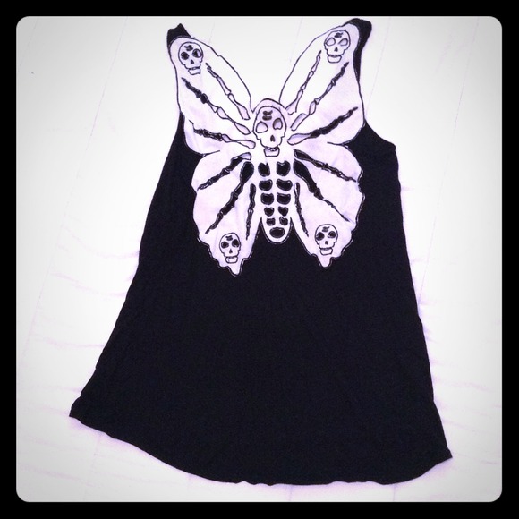 🚫SOLD🚫 Black tank w skull butterfly lace