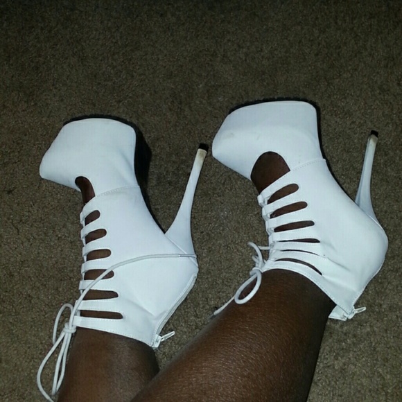 Sassy white pumps