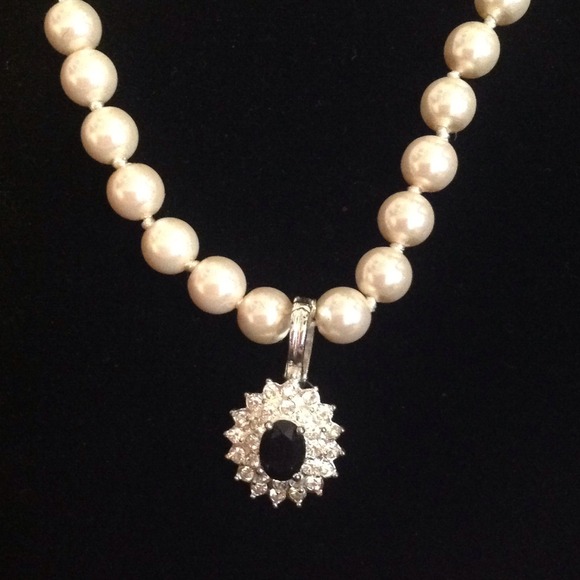 Simulated Pearls with Rhinestone Pendant - Picture 1 of 4