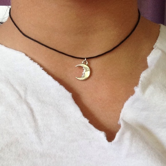 Brandy Melville Jewelry - Moon choker