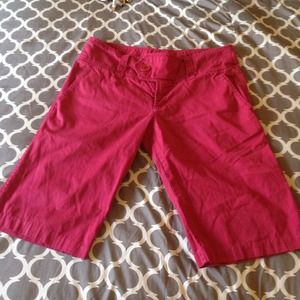 Red billy blue capris