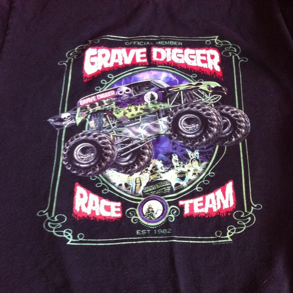 Monster Truck - Grave Digger. 🍀 T-Shirt.