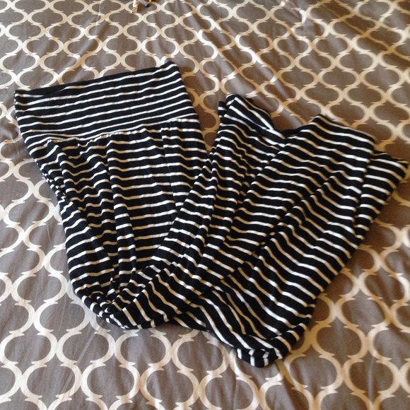 bundle of jewelry, maxi skirt and dress.