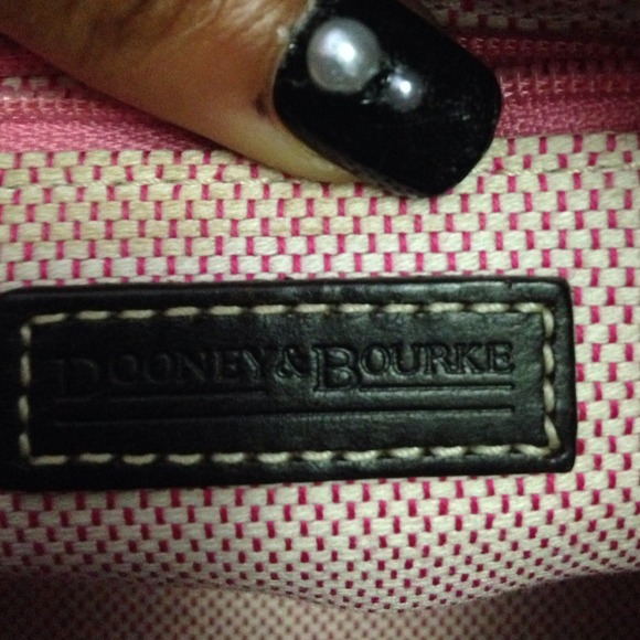 NWOT Dooney and Bourke Burgundy Handbag 💕SALE💕 - Picture 4 of 4