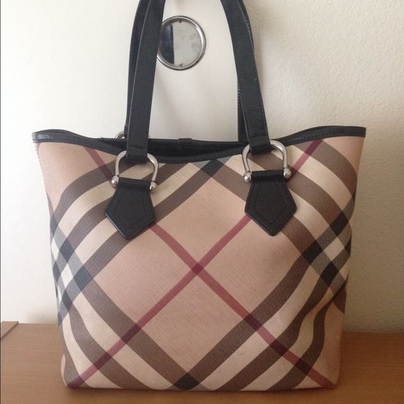 Authentic Burberry tote w/classic Burberry print