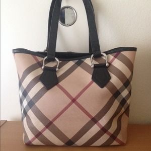 Authentic Burberry tote w/classic Burberry print