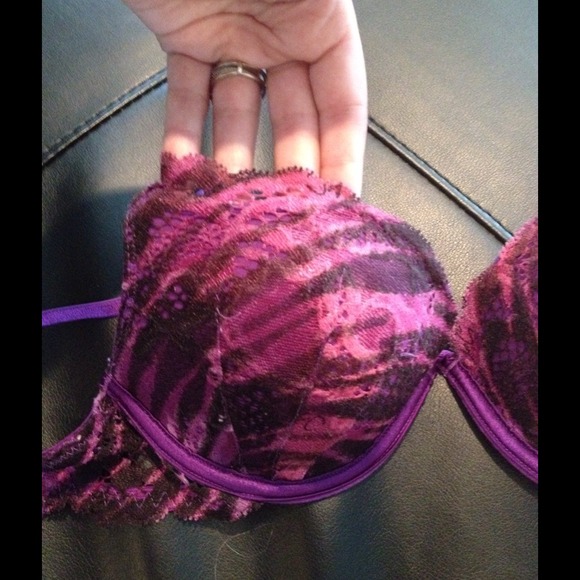 Purple very sexy Victoria's Secret push up bra 34B