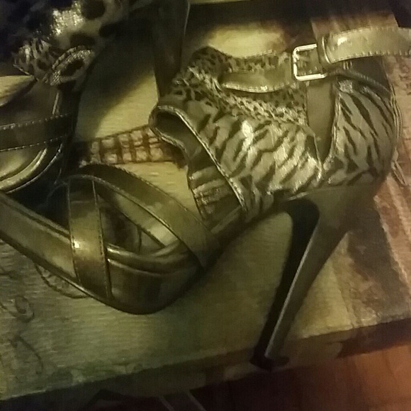 Printed heels - Picture 2 of 4