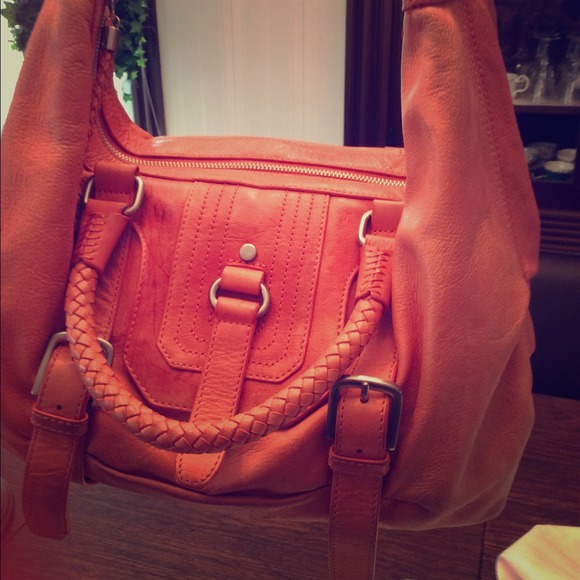 The sak purse super cute and great color