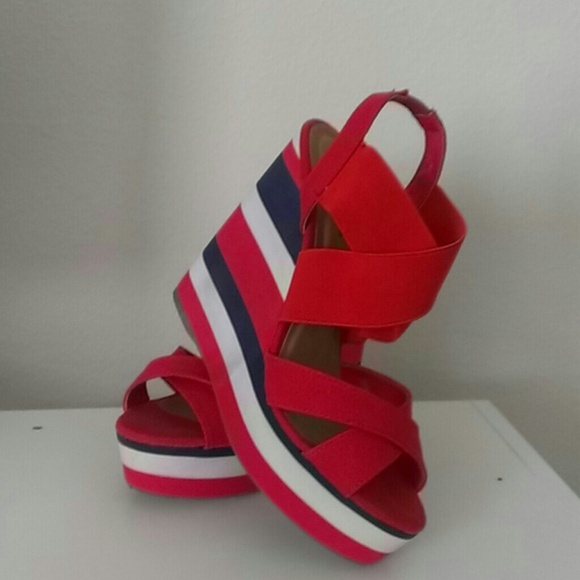 USA AMERICA Wedges - size 8.5