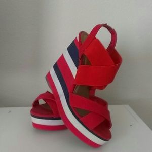 USA AMERICA Wedges - size 8.5