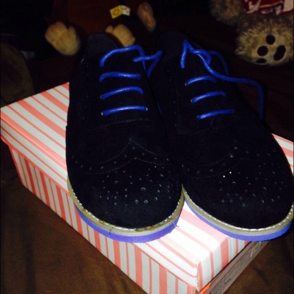 Brand New Velvet Bowling Looking Cute Shoes - Picture 1 of 4