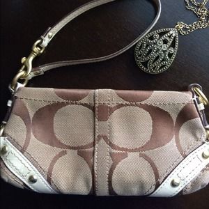 Coach signature jacquard wristlet in khaki!