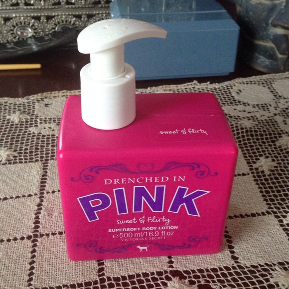 Victoria secret Sweet and flirty cream