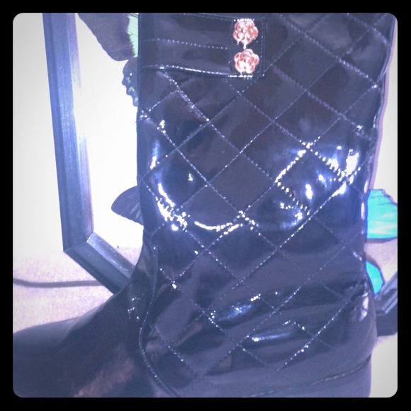 Luxury camelia black boots c.c