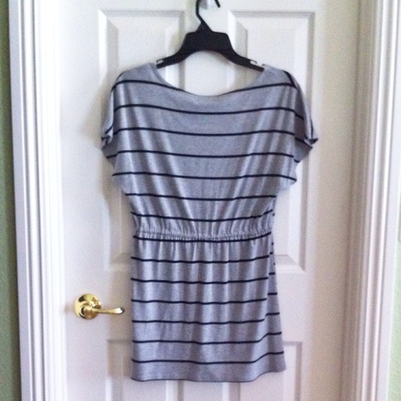 Drawstring striped dress - Picture 2 of 3