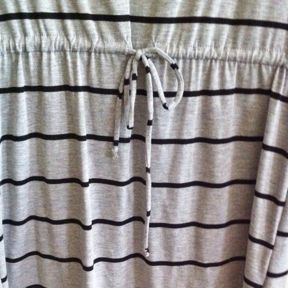 Drawstring striped dress - Picture 3 of 3